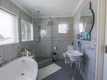 Bed & Breakfast Constantia Cottages