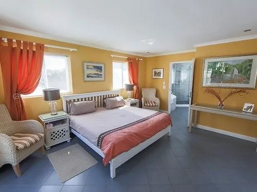 Bed & Breakfast Constantia Cottages
