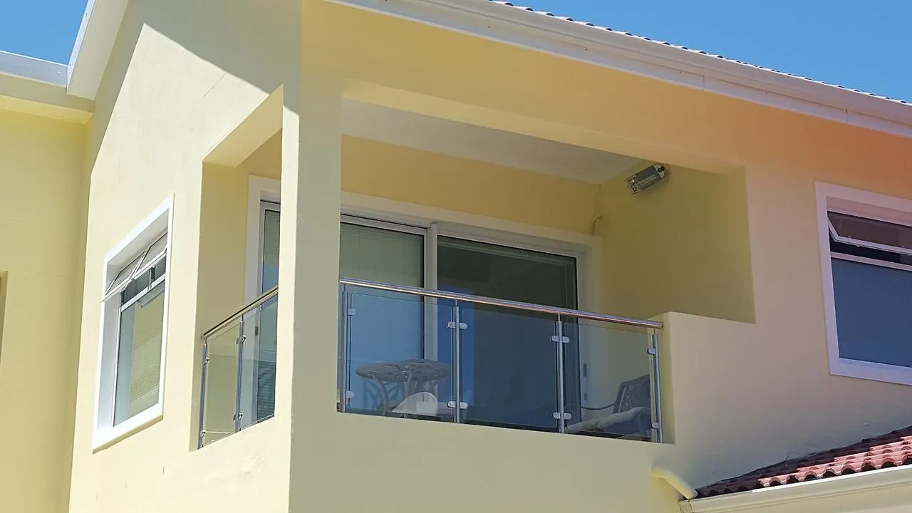 Constantia Cottages 4*,