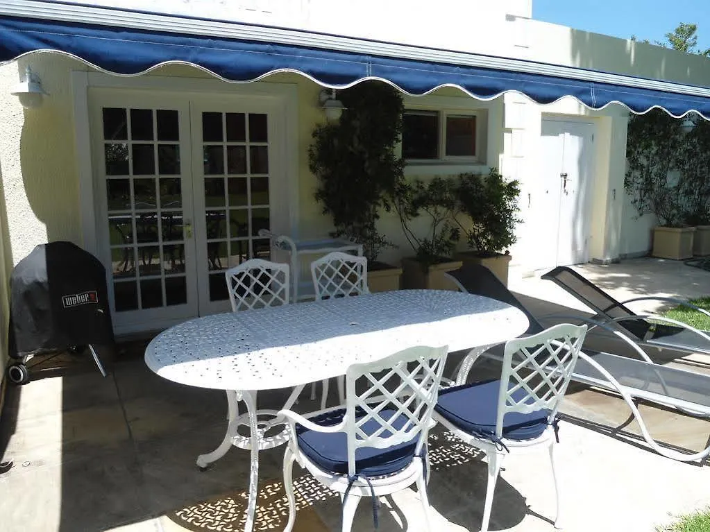 Constantia Cottages 4*,