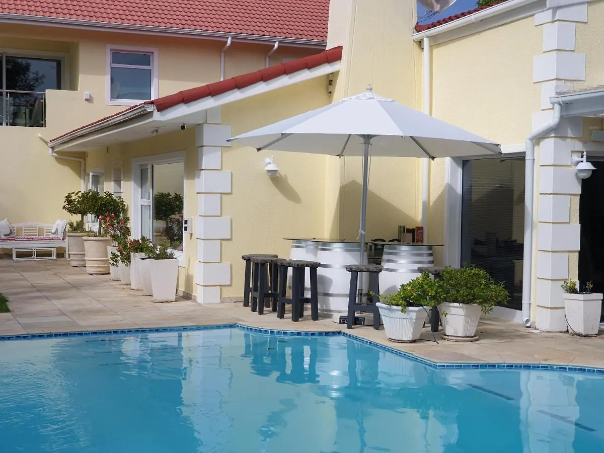 Constantia Cottages 4*,