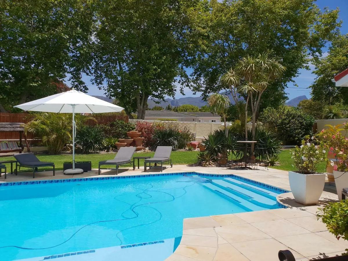 Constantia Cottages 4*,
