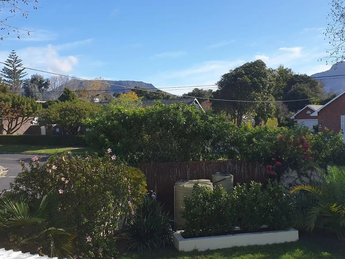 Constantia Cottages 4*,  South Africa