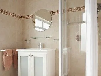 Bed & Breakfast Constantia Cottages